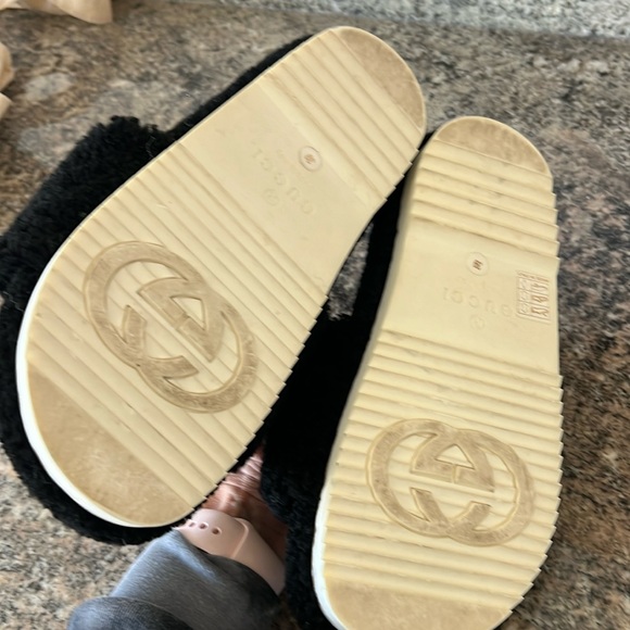 Gucci Interlocking GG Shearling Slides - Picture 8 of 16